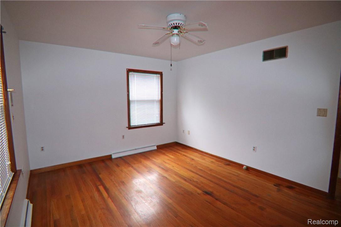 11236 Main Road Fenton, MI 48430 - Photo 11 of 15 IMG_4588 copy.jpg