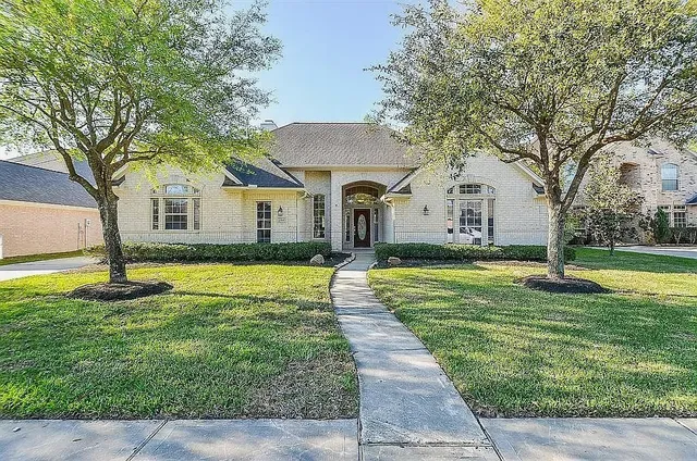 $2,300 | 5916 Fairway Manor Lane, Spring, TX 77373