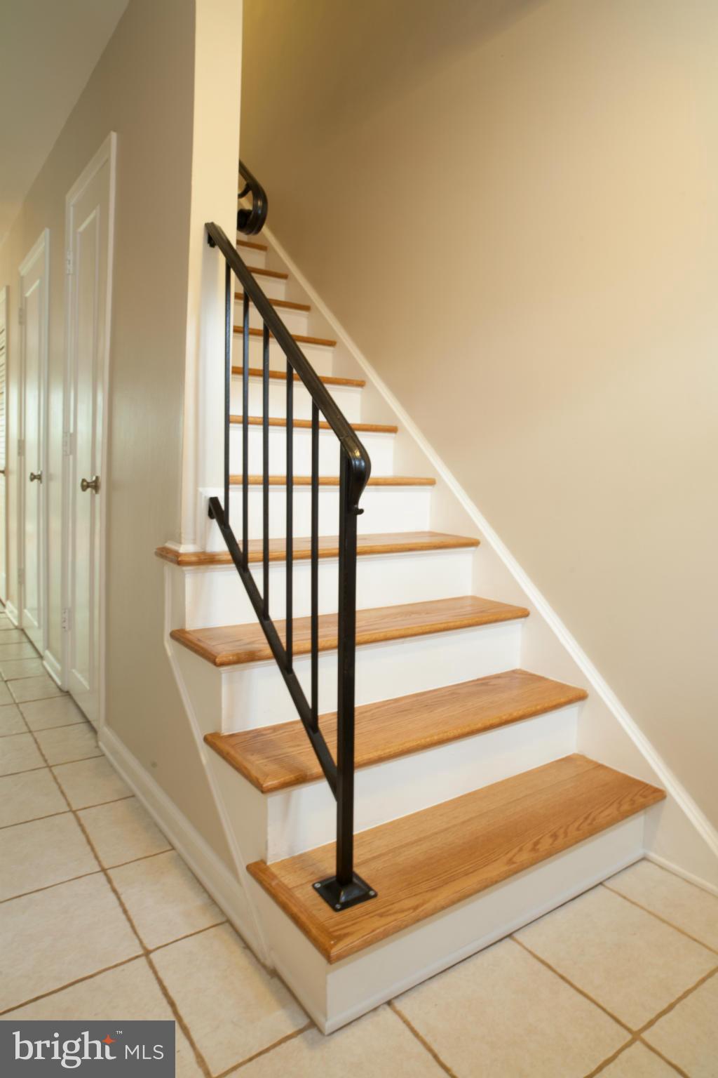 8129 Kingsway Court, Unit 283 Springfield, VA 22152 - Photo 14 of 22 a view of entryway