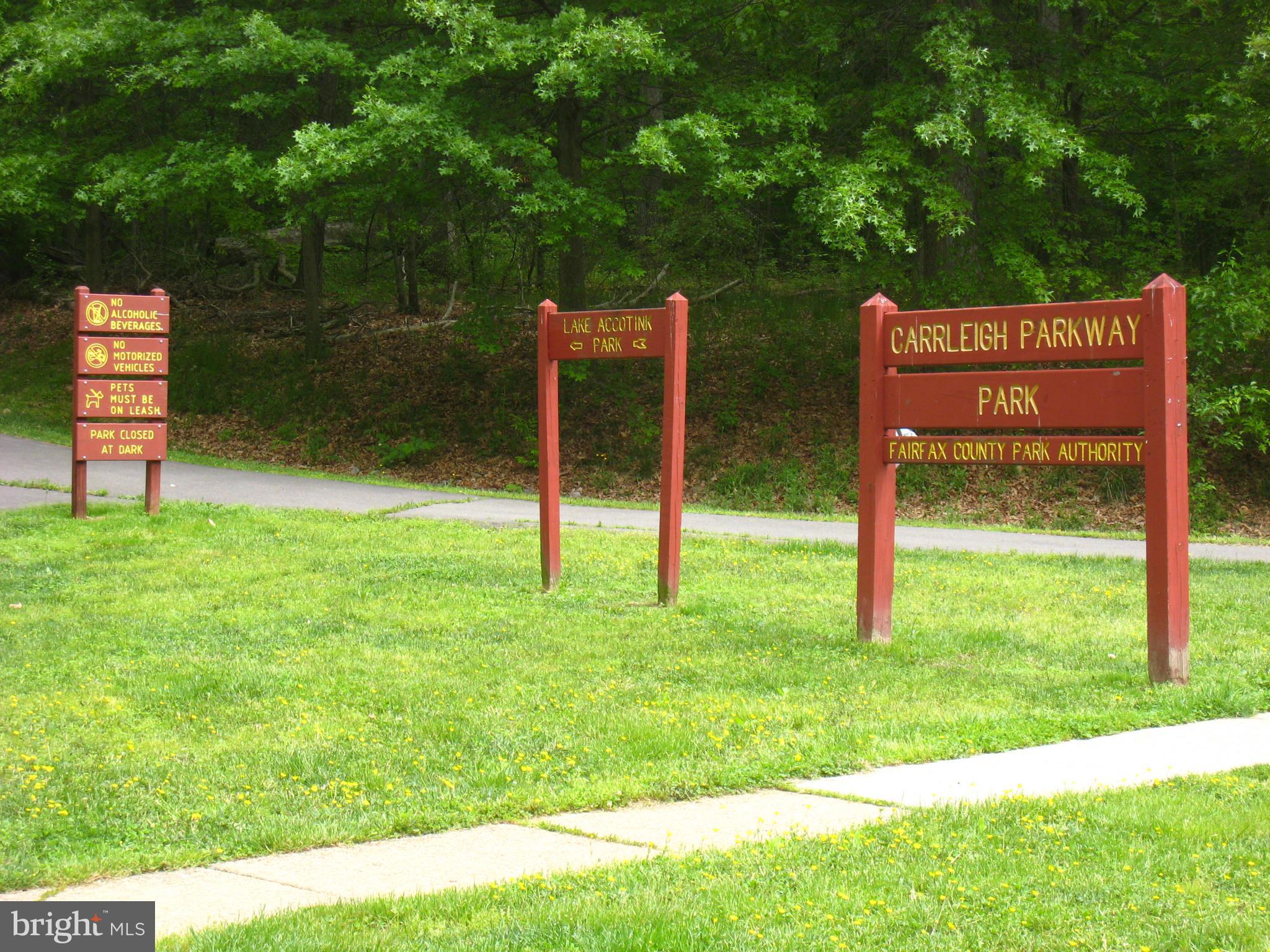 8129 Kingsway Court, Unit 283 Springfield, VA 22152 - Photo 22 of 22 a view of backyard with green space