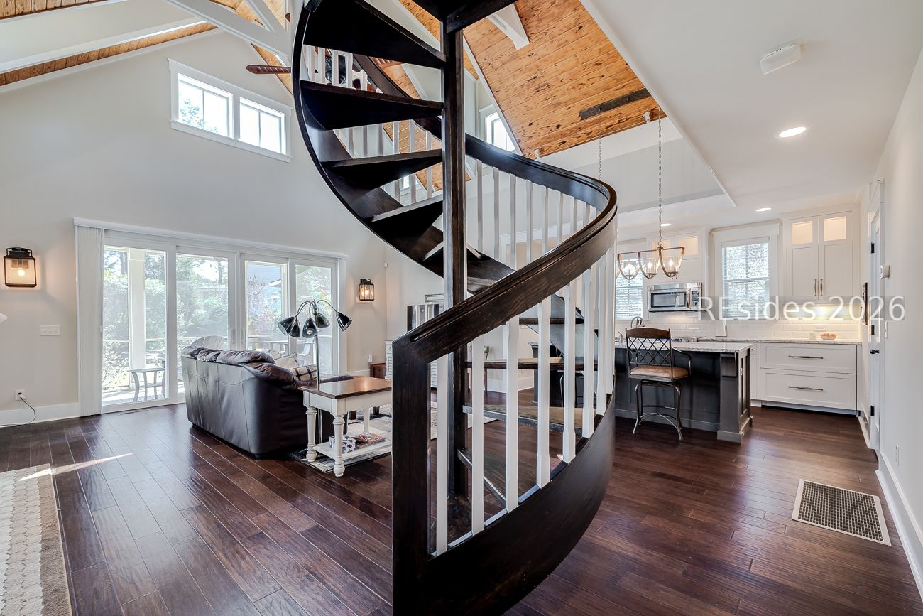 36 Oldfield Village Road Bluffton, SC 29909 - Photo 47 of 85 Cottage has living room and full kitchen