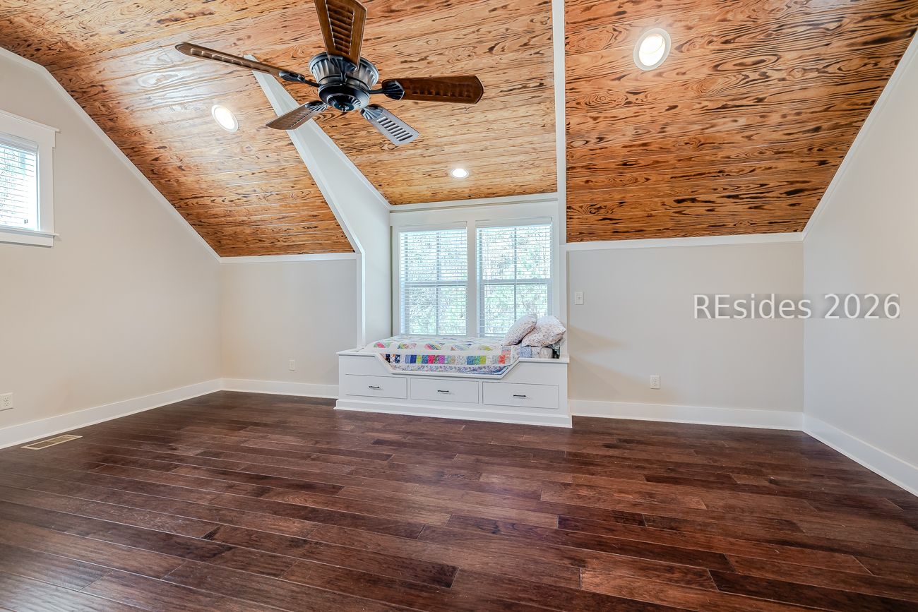 36 Oldfield Village Road Bluffton, SC 29909 - Photo 61 of 85 Daybed in upstairs loft in cottage
