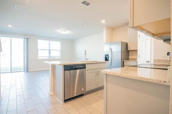 $2,100 | 425 Legacy Loop, Davenport, FL 33896