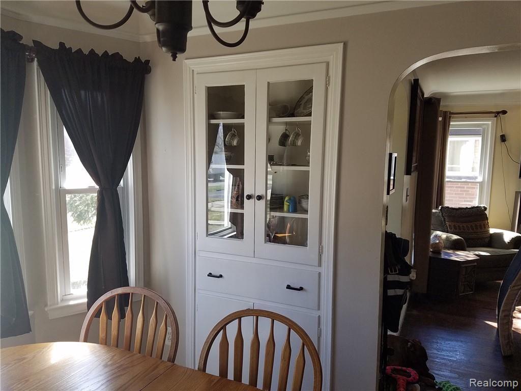 9583 Inkster Road Livonia, MI 48150 - Photo 6 of 27 Built in hutch in Dining Room