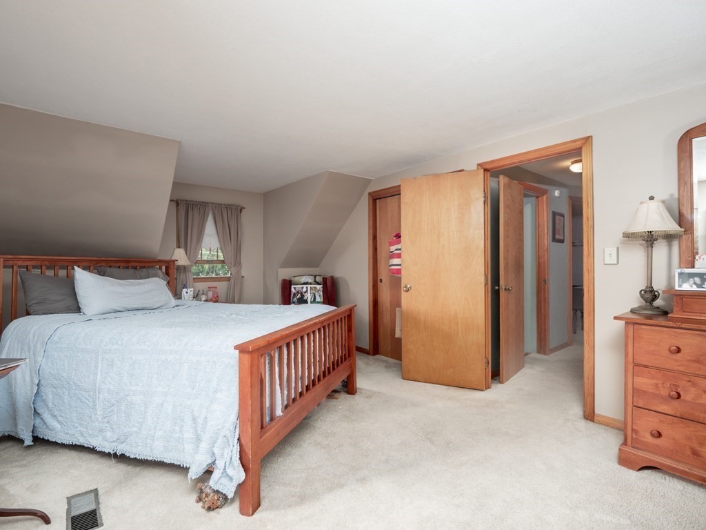 7 Garnet Road Billerica, MA 01821 - Photo 23 of 42