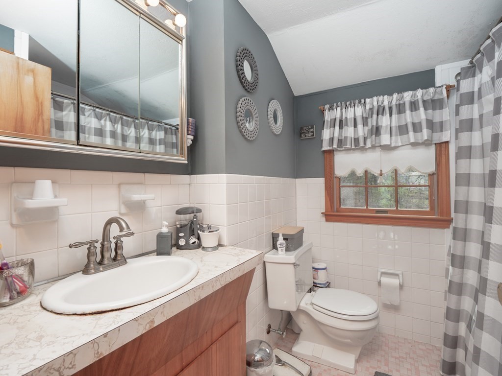 7 Garnet Road Billerica, MA 01821 - Photo 25 of 42