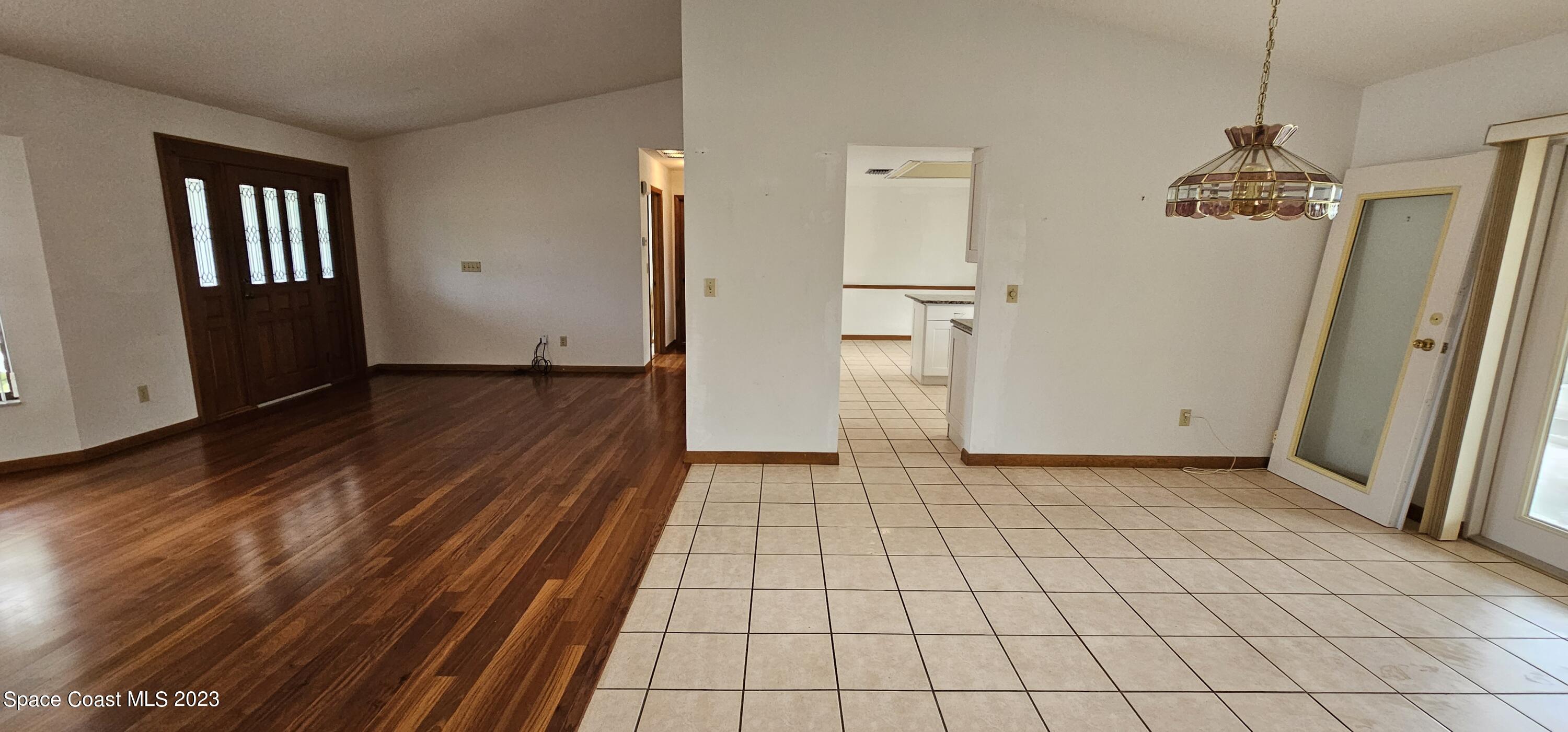 409 Coach Road Satellite Beach, FL 32937 - Photo 4 of 34 dinning room