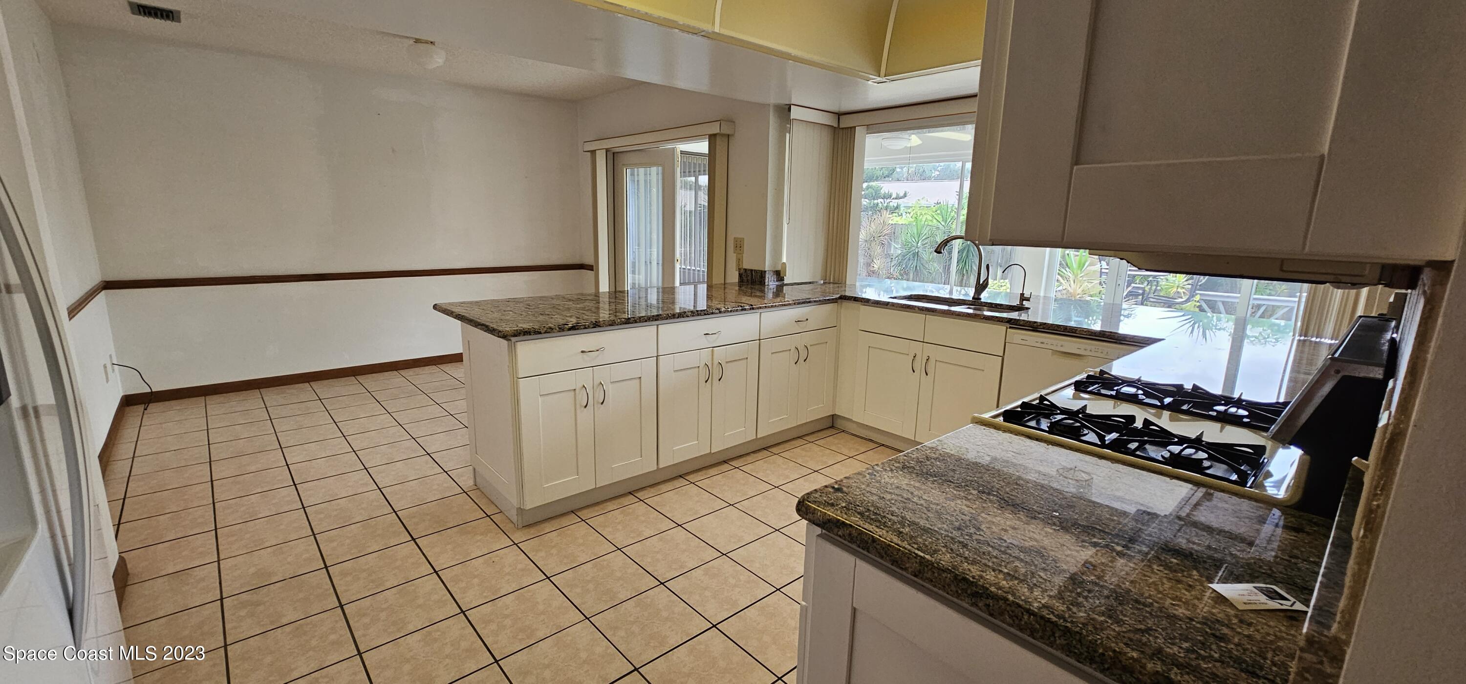 409 Coach Road Satellite Beach, FL 32937 - Photo 5 of 34 kitchen