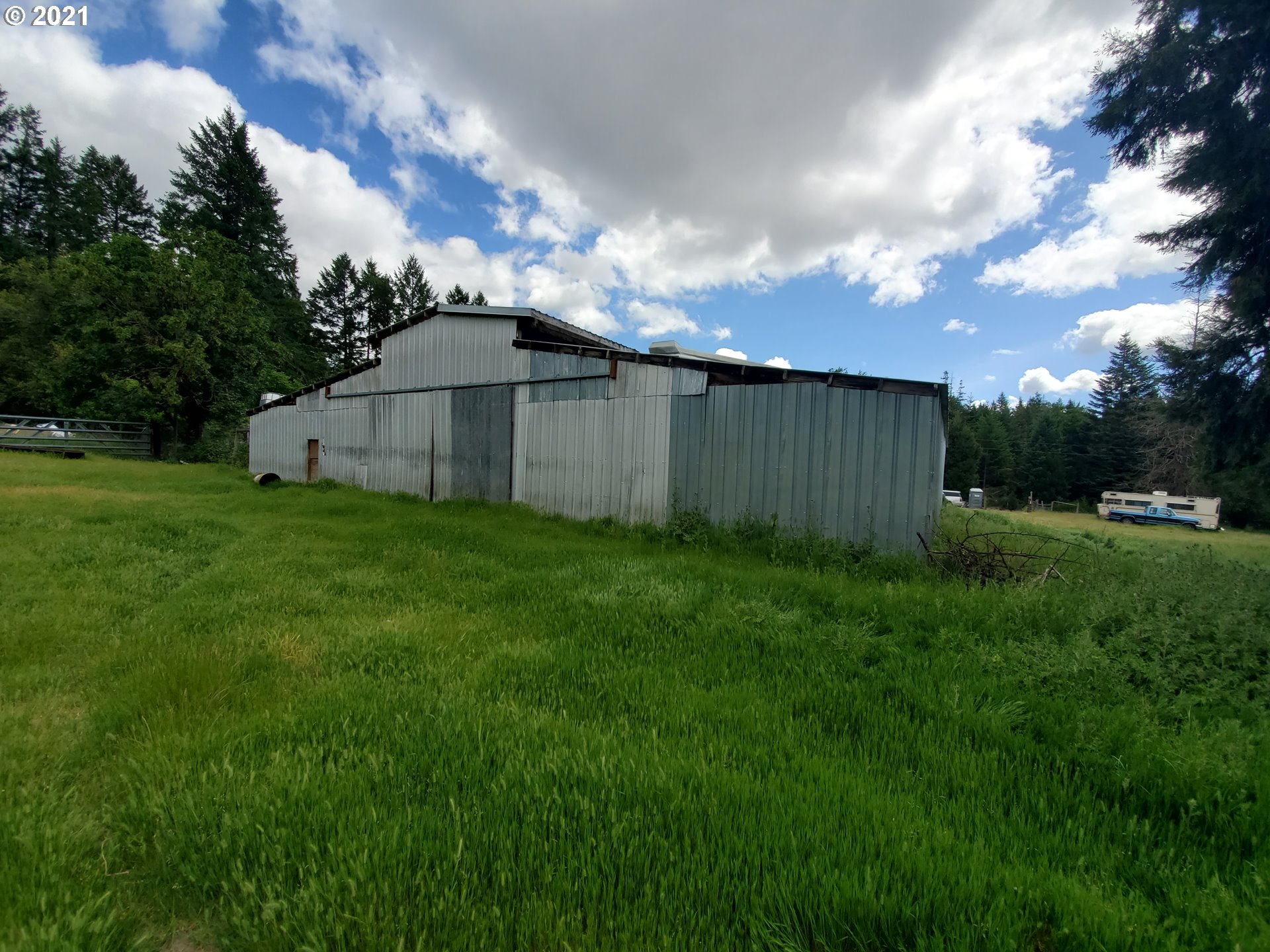 3047 Doerner Road Roseburg, OR 97471 - Photo 3 of 13 a view of a back yard of the house