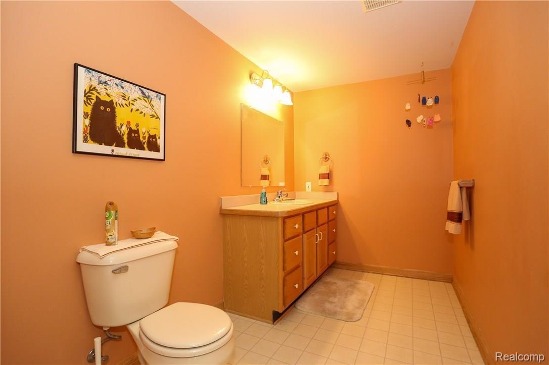 4700 Rambling Court Troy, MI 48098 - Photo 36 of 49 Rambling Ct-35.jpg