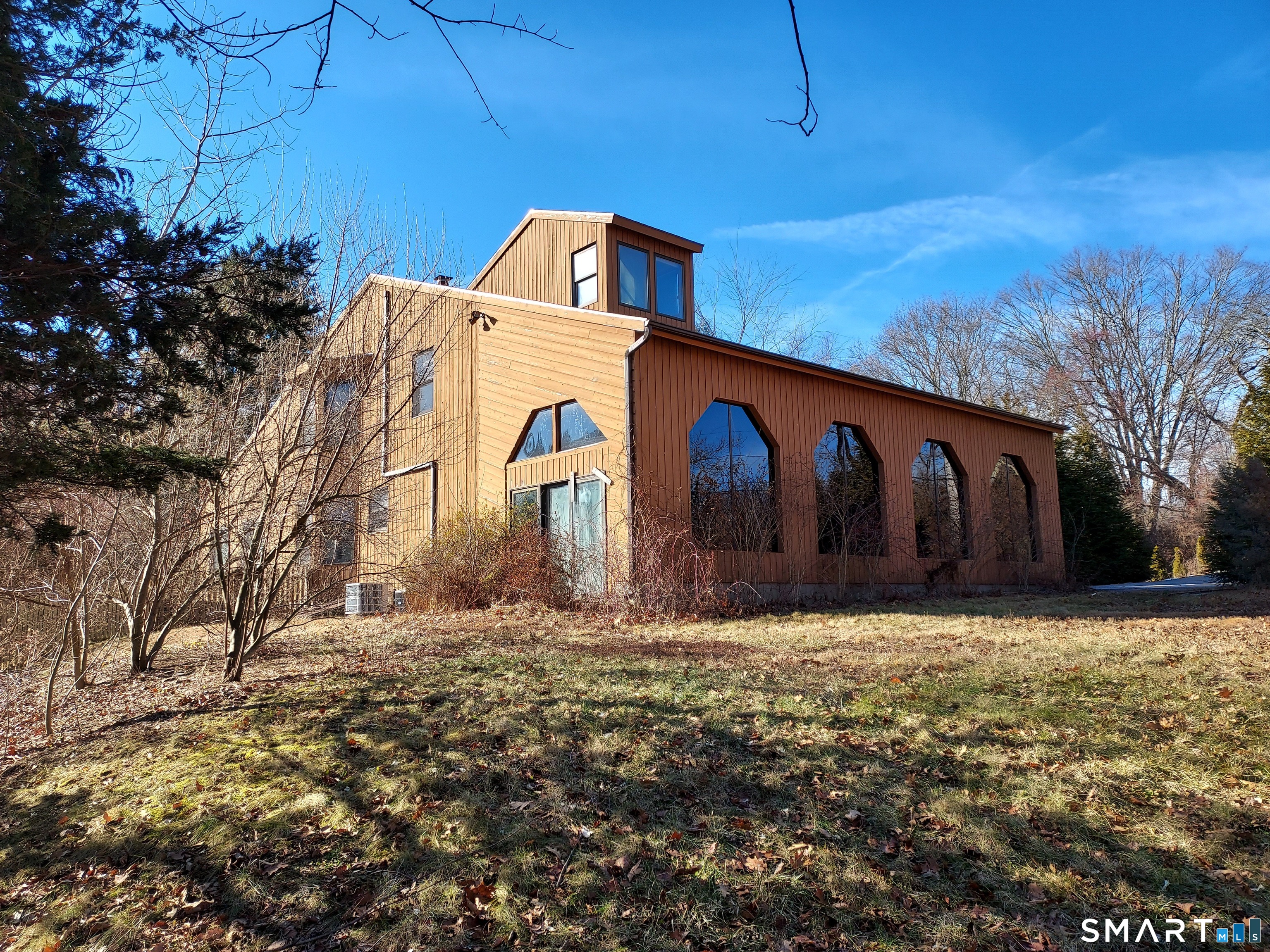 a front view of house with yard