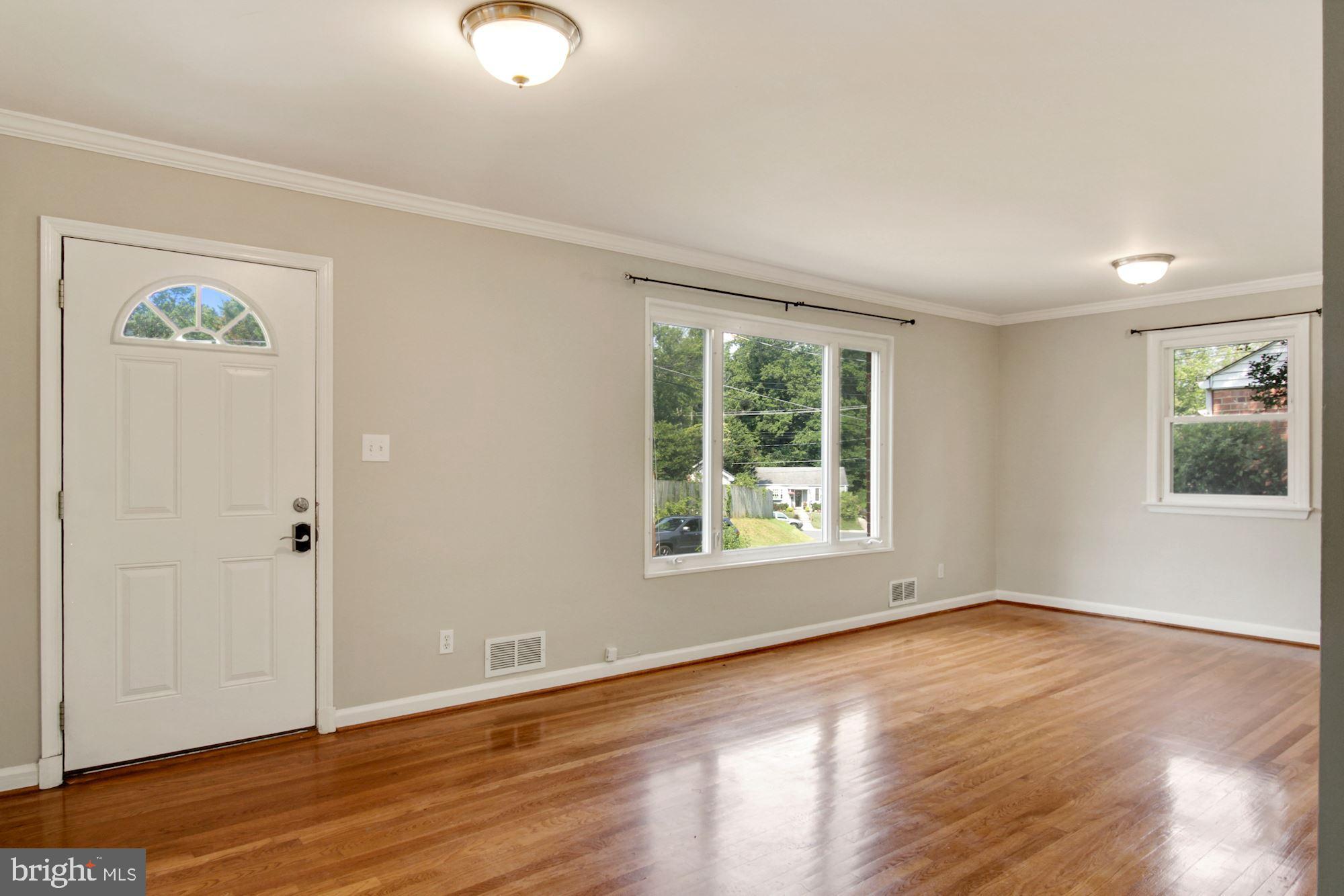 11511 Lund Place Silver Spring, MD 20902 - Photo 4 of 34 Gallery Image 4