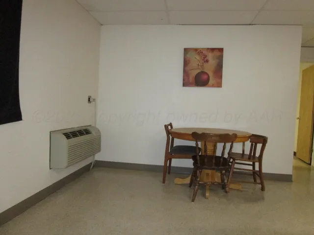 $1,000 | 704 Deahl Street, Borger, TX 79007