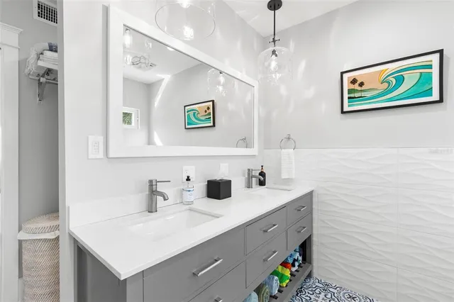 $1,095,000 | 416 14th Avenue Northeast, St. Petersburg, FL 33701