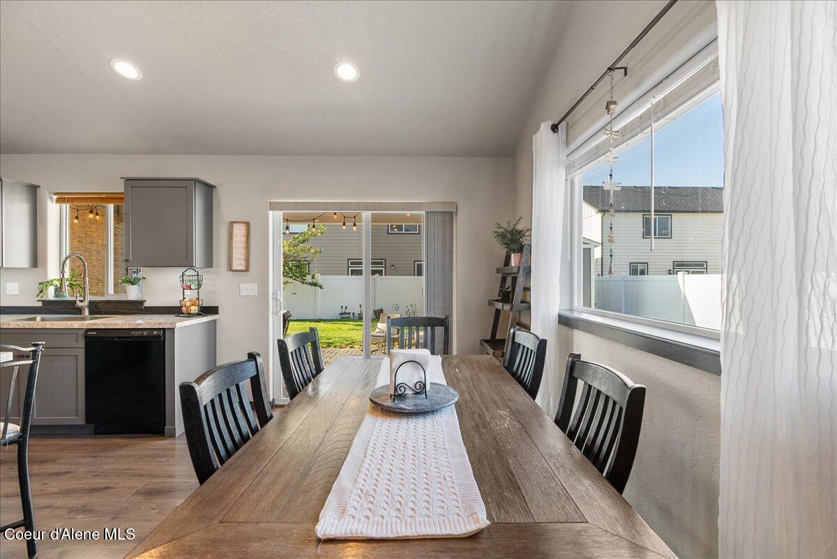 6024 West Irish Circle Rathdrum, ID 83858 - Photo 11 of 41 17-Dining