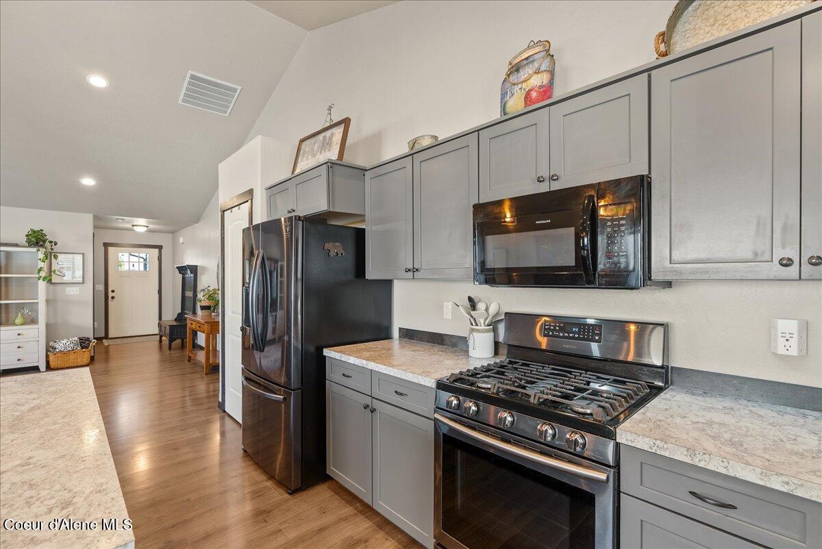 6024 West Irish Circle Rathdrum, ID 83858 - Photo 17 of 41 23-Kitchen