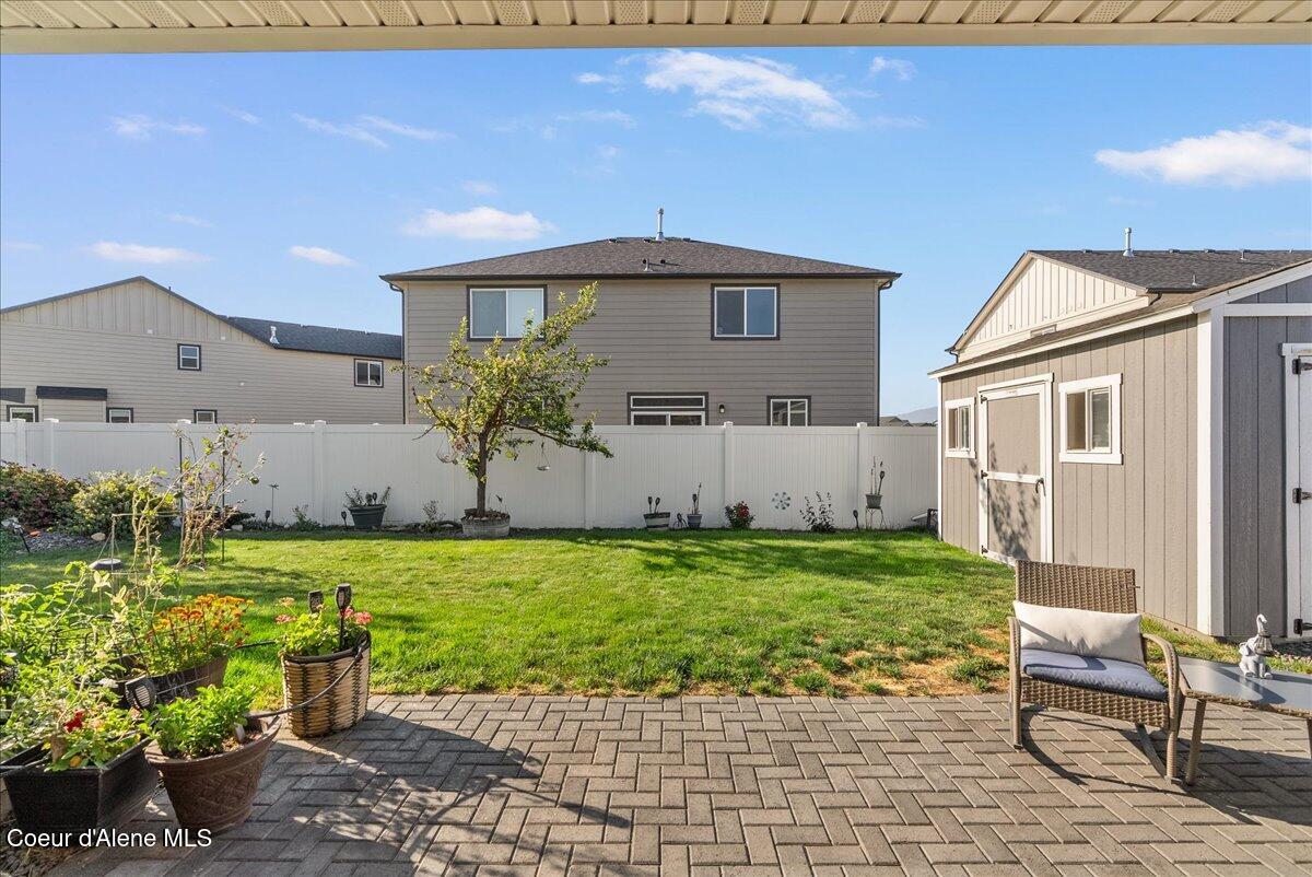 6024 West Irish Circle Rathdrum, ID 83858 - Photo 29 of 41 37-Back patio and yard