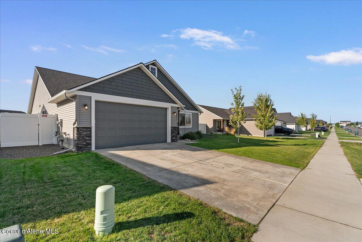 6024 West Irish Circle Rathdrum, ID 83858 - Photo 39 of 41 06-Front of home