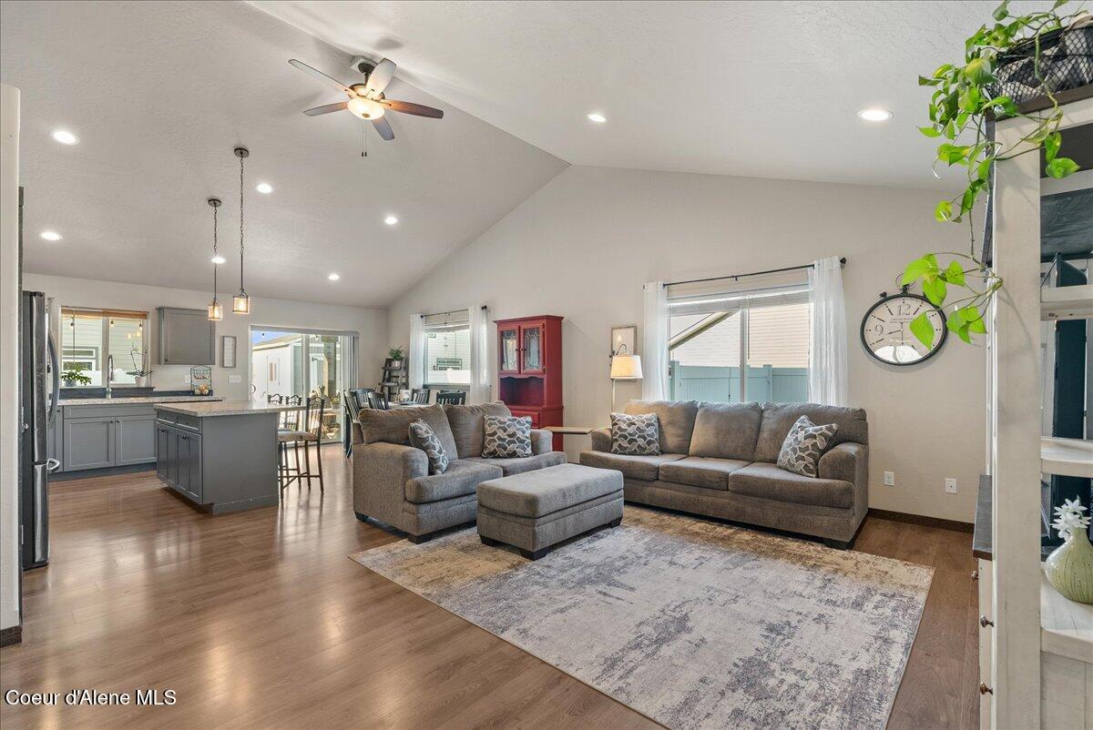 6024 West Irish Circle Rathdrum, ID 83858 - Photo 5 of 41 11-Living Room