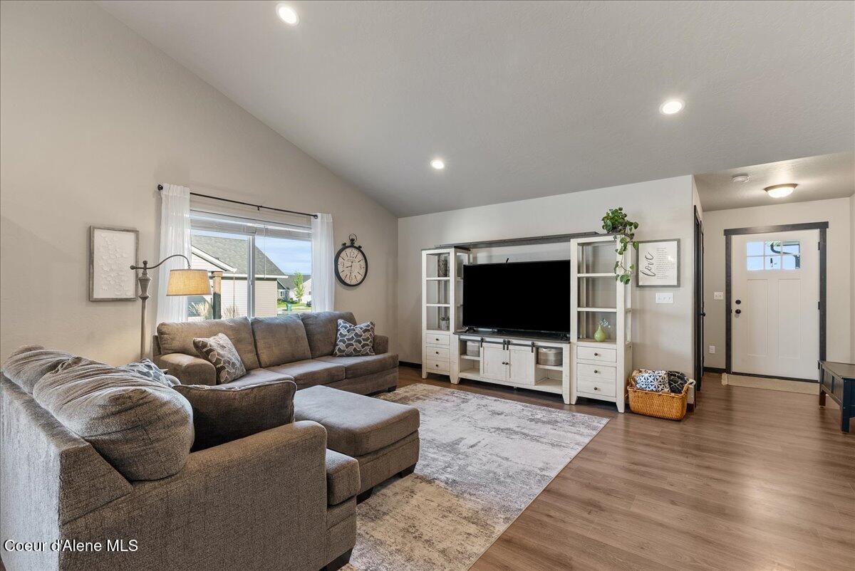 6024 West Irish Circle Rathdrum, ID 83858 - Photo 6 of 41 12-Living Room