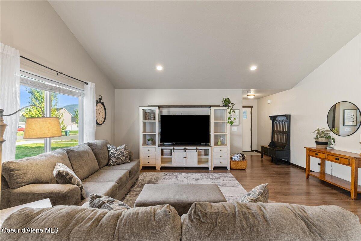 6024 West Irish Circle Rathdrum, ID 83858 - Photo 7 of 41 13-Living Room