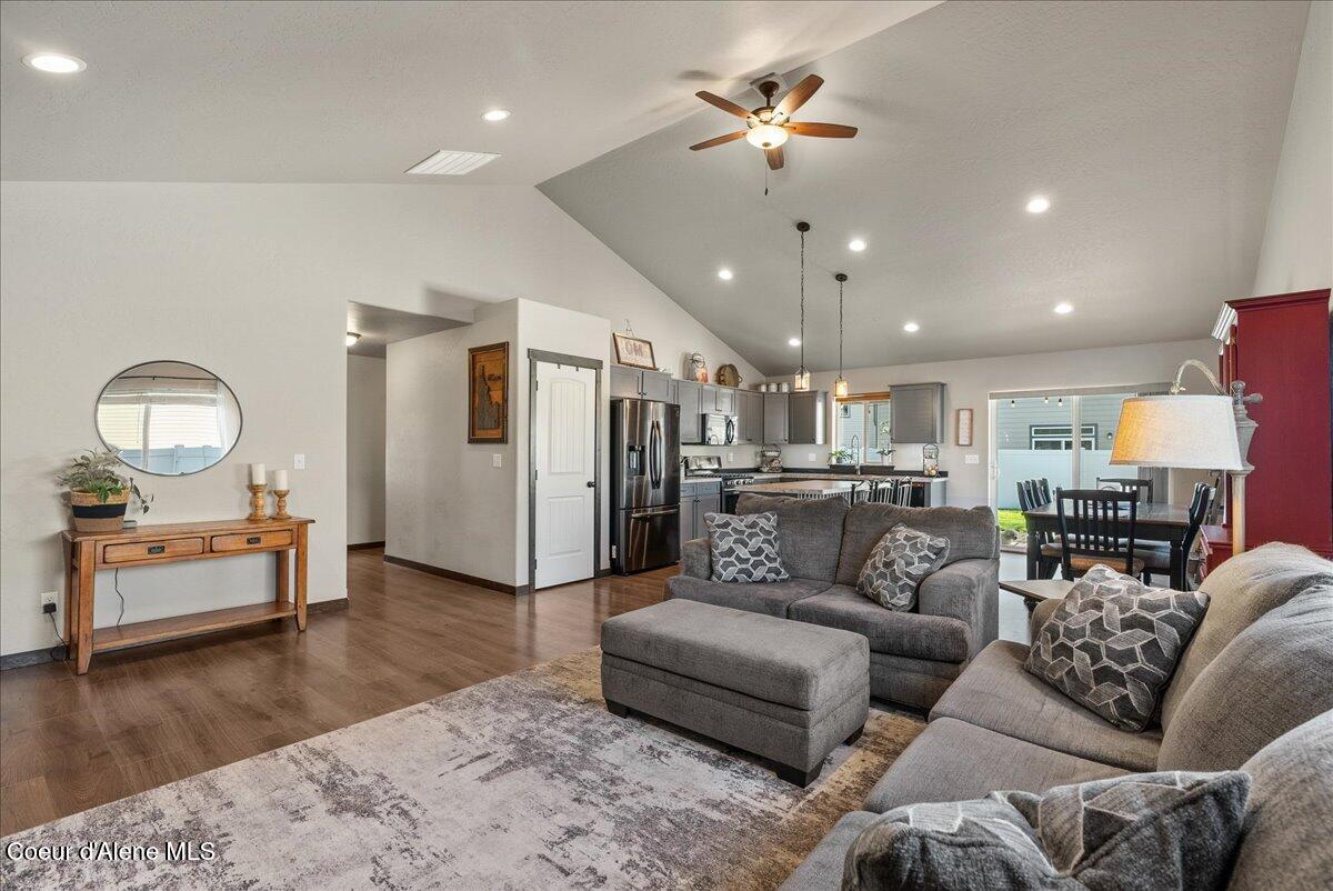 6024 West Irish Circle Rathdrum, ID 83858 - Photo 9 of 41 15-Living Room