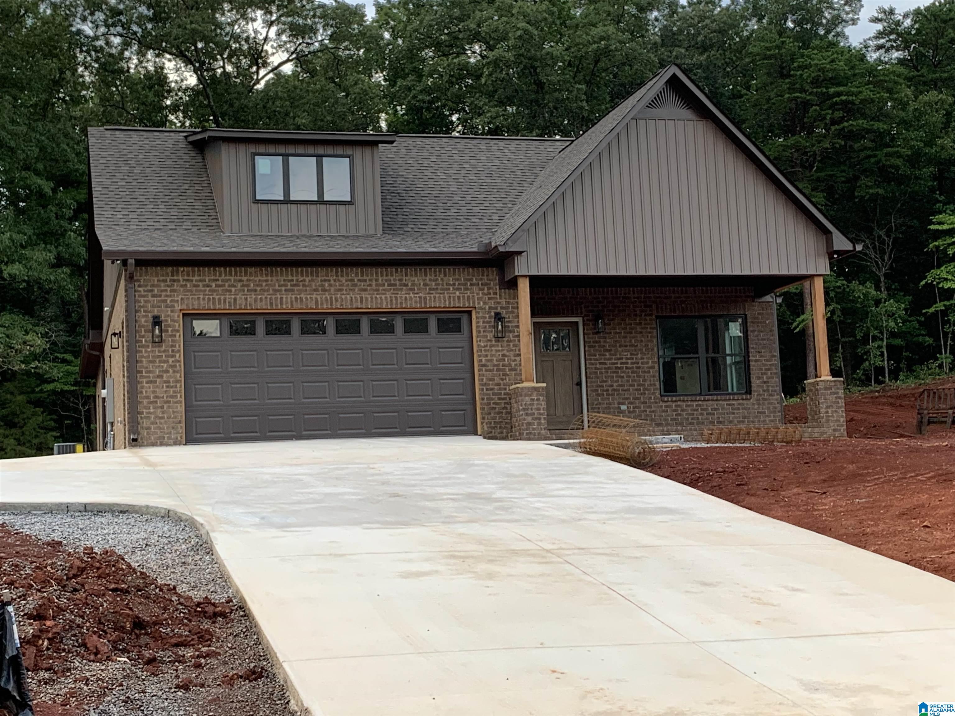 129 Greystone Drive Oneonta, AL 35121 - Photo 1 of 14