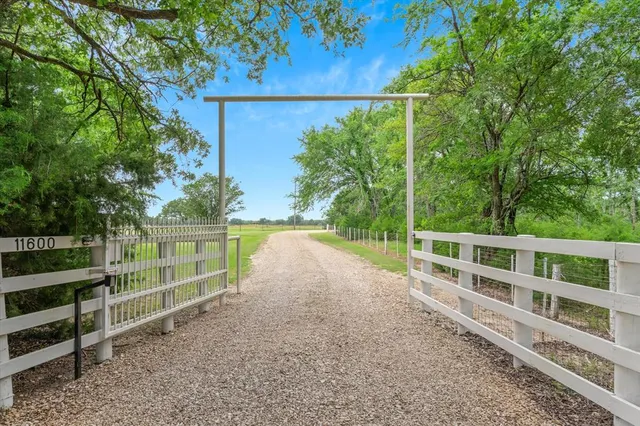 $999,980 | 11600 County Road 346, Terrell, TX 75161