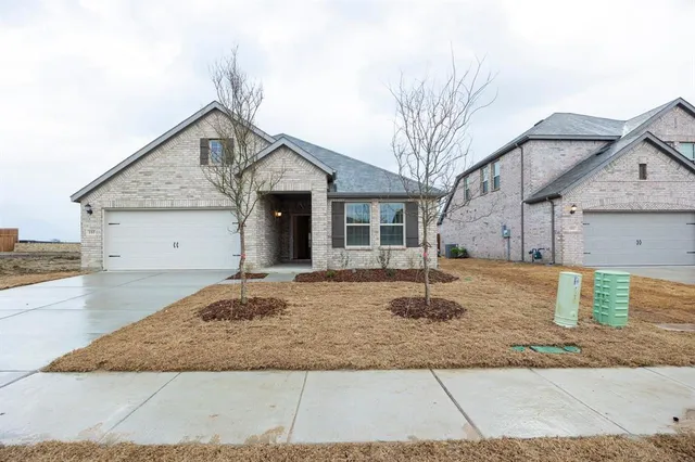 $2,250 | 105 Corcovado Avenue, Royse City, TX 75189