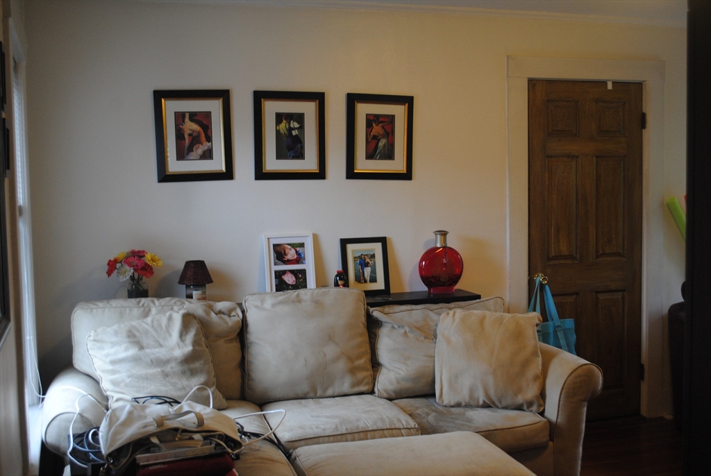 29 Walnut Street, Unit 2 Waltham, MA 02453 - Photo 9 of 11