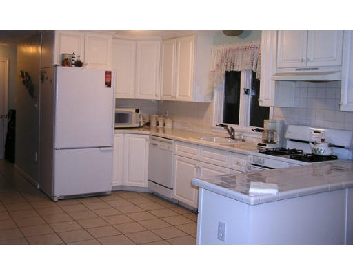 35 Noel Road Andover, MA 01810 - Photo 5 of 12 Gallery Image 5