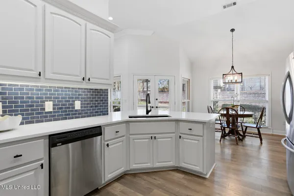 $495,900 | 404 Bay Cove, Ridgeland, MS 39157