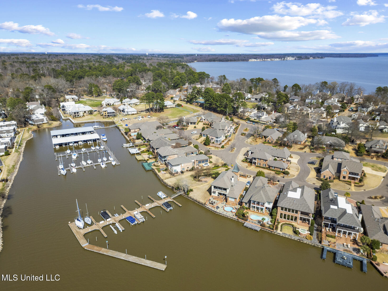 404 Bay Cove Ridgeland, MS 39157 - Photo 6 of 48 404 Bay Cv drone-12