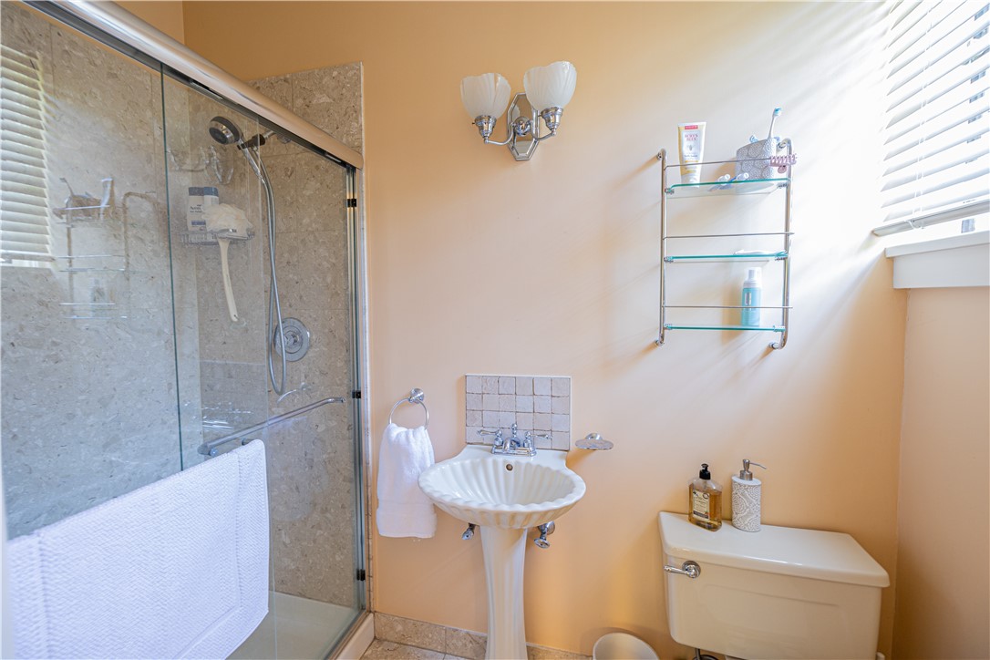901 East Avenue, Unit A Rochester, NY 14607 - Photo 33 of 40