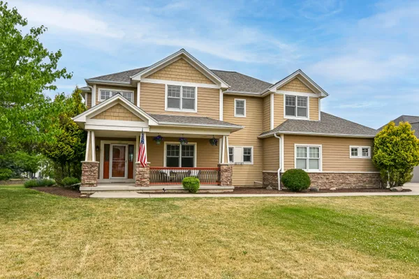 $685,000 | 533 Majestic View Lane, Oconomowoc, WI 53066