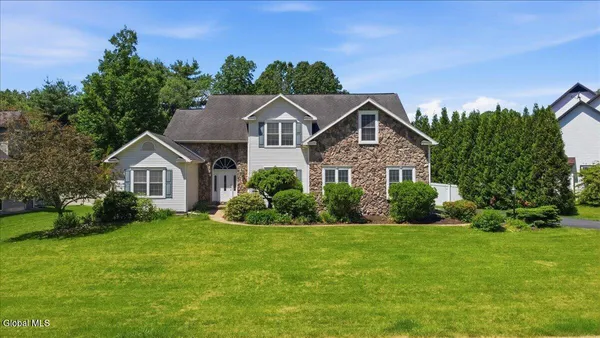 $874,900 | 117 Cobble Hill Drive, Wilton, NY 12831