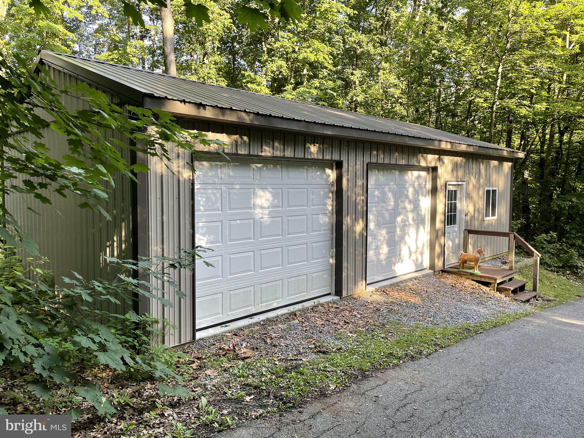 421 Shirktown Road Narvon, PA 17555 - Photo 4 of 78 Detached garage