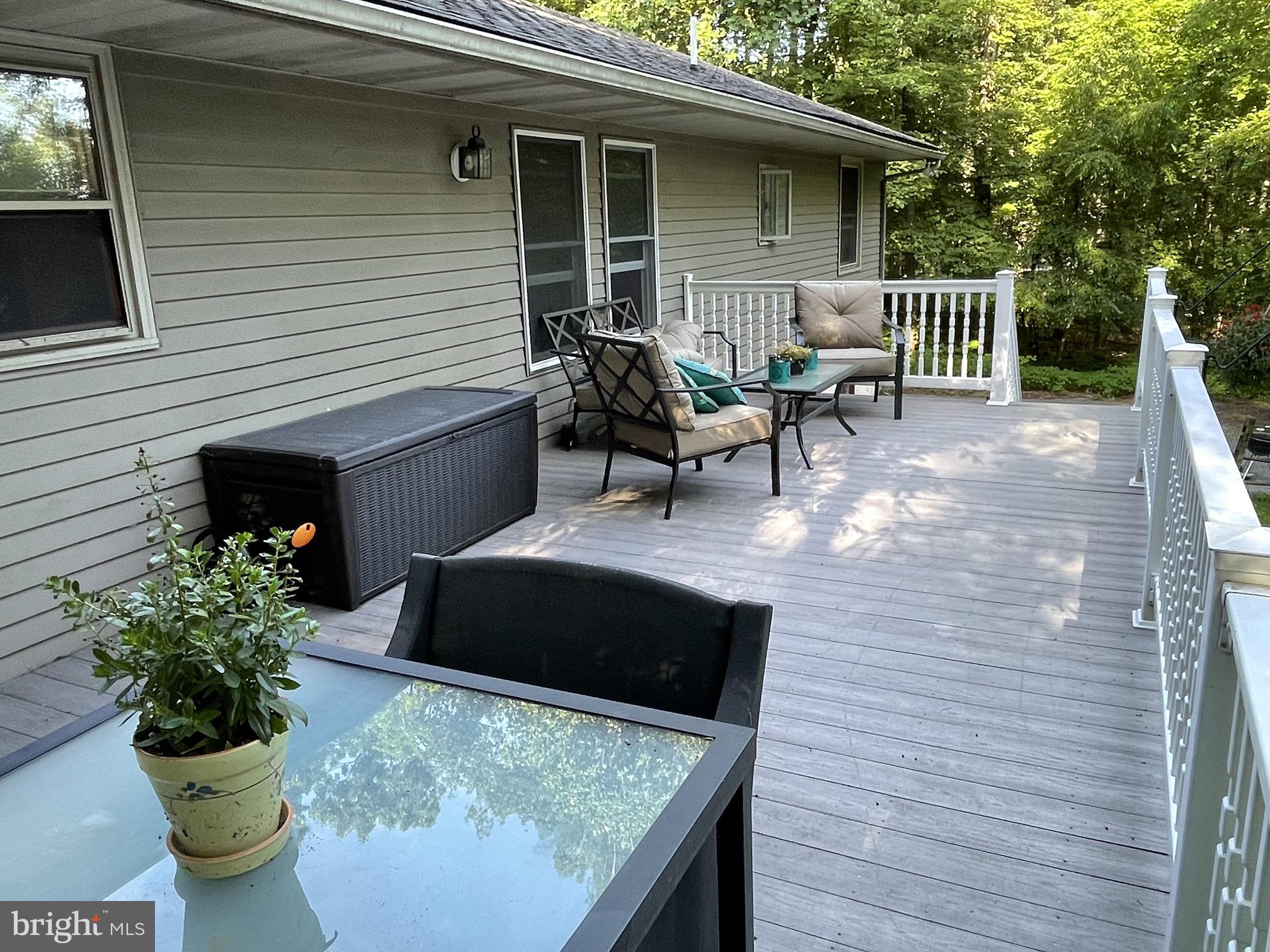 421 Shirktown Road Narvon, PA 17555 - Photo 59 of 78 Large composite deck