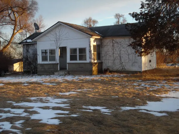 $55,000 | 16527 Highway 12, Addison, MI 49220