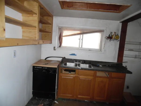 $55,000 | 16527 Highway 12, Addison, MI 49220