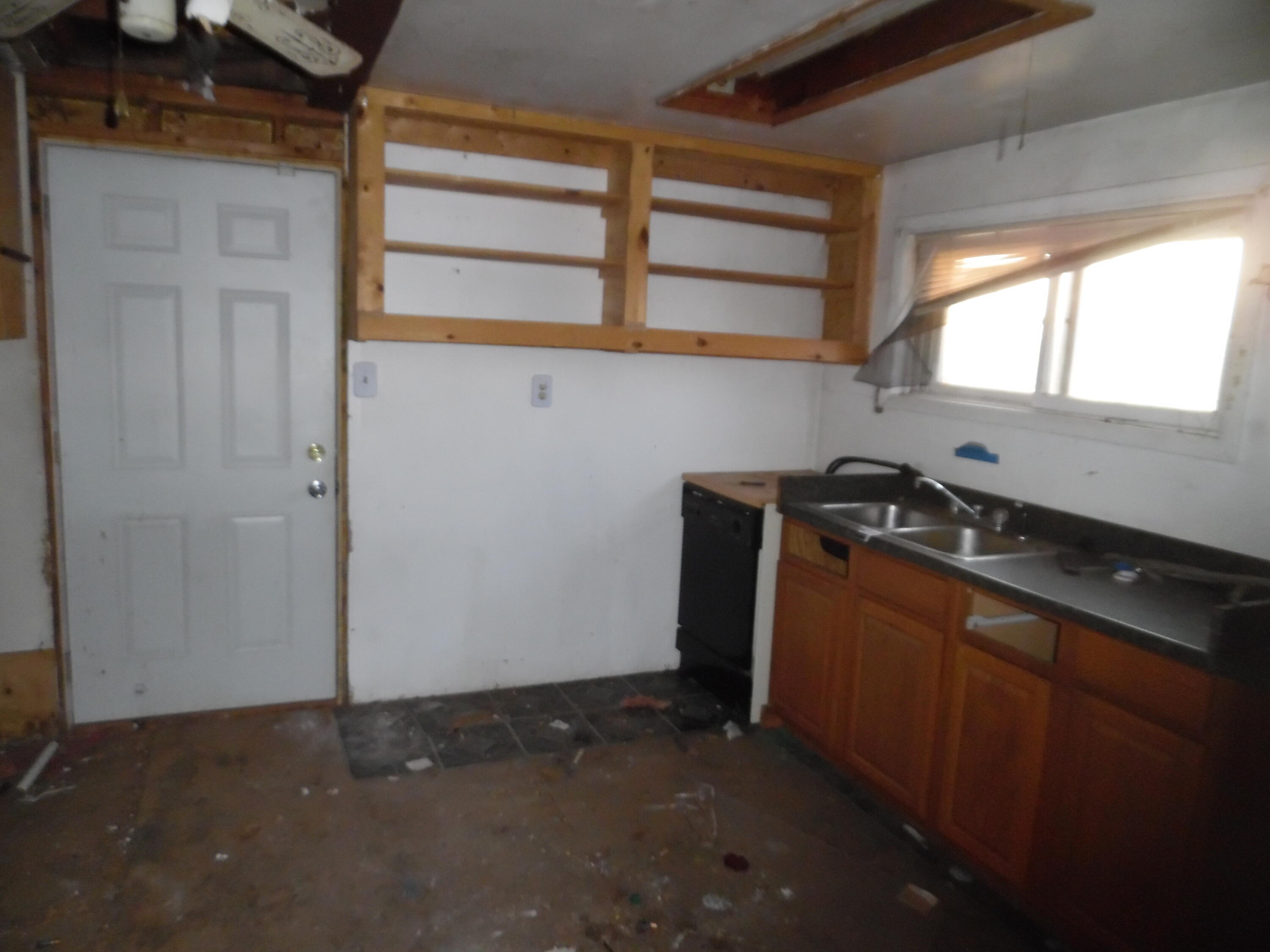 16527 Highway 12 Addison, MI 49220 - Photo 8 of 12 SAM_8511