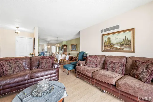 $118,000 | 10308 Forest Brook Lane, Unit H, St. Louis, MO 63146