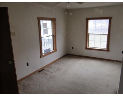 534 Oneida Valley Road Butler, PA 16001 - Photo 3 of 10 Living Room.