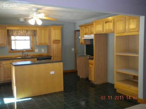 9327 Hubbard Road Davison, MI 48423 - Photo 8 of 29 20432235-7.JPG