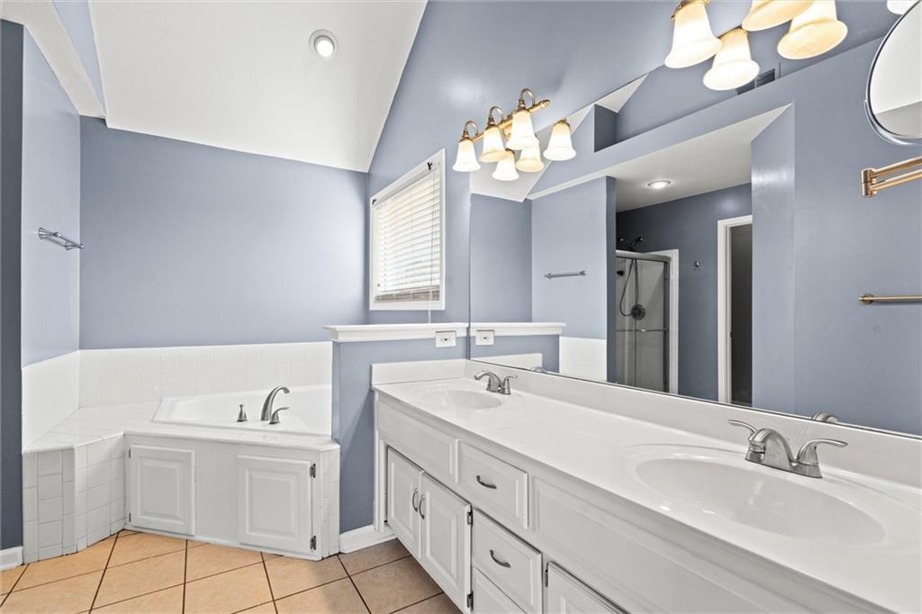 741 Southwest Windsong Circle Lee's Summit, MO 64082 - Photo 18 of 41