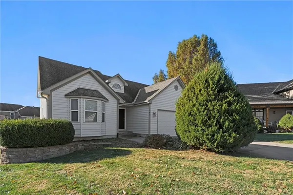 $375,900 | 741 Southwest Windsong Circle, Lee's Summit, MO 64082