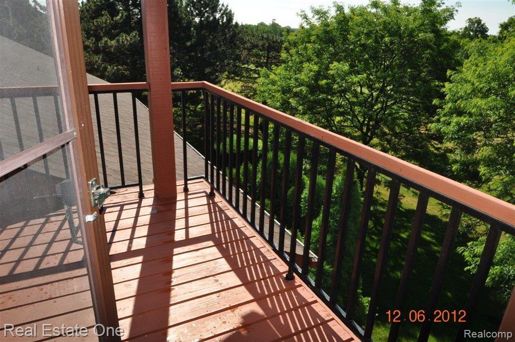 864 GreenView Court Rochester, MI 48307 - Photo 19 of 25 Three private balconies