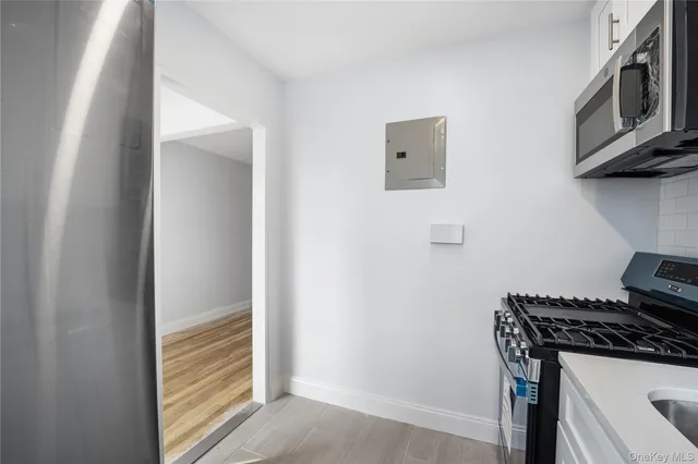 $359,000 | 228-08 Stronghurst Avenue, Unit LOWR | Bellerose