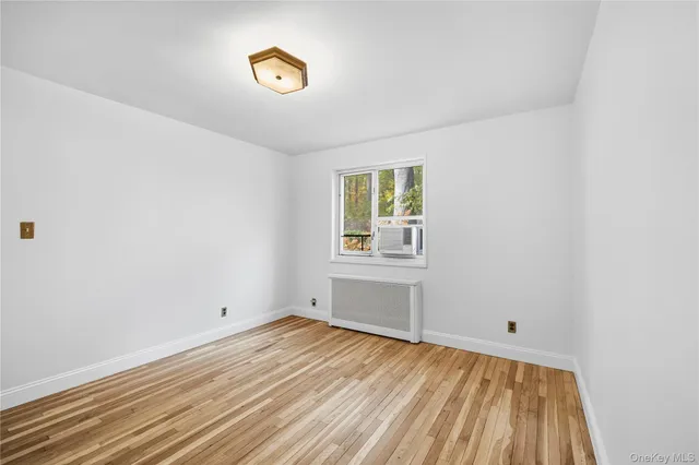 $359,000 | 228-08 Stronghurst Avenue, Unit LOWR | Bellerose