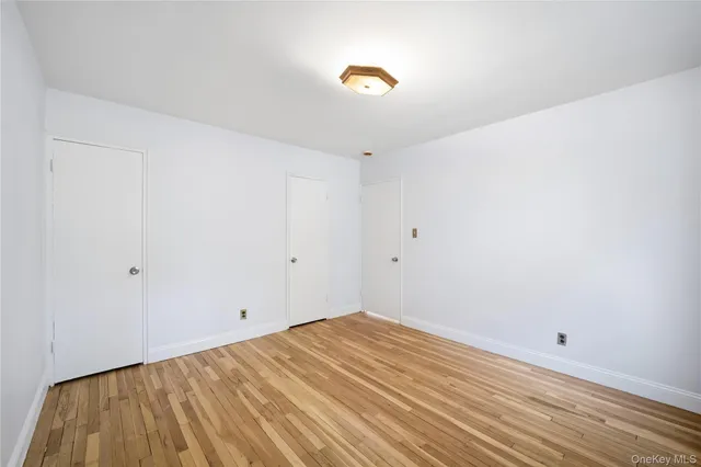 $359,000 | 228-08 Stronghurst Avenue, Unit LOWR | Bellerose